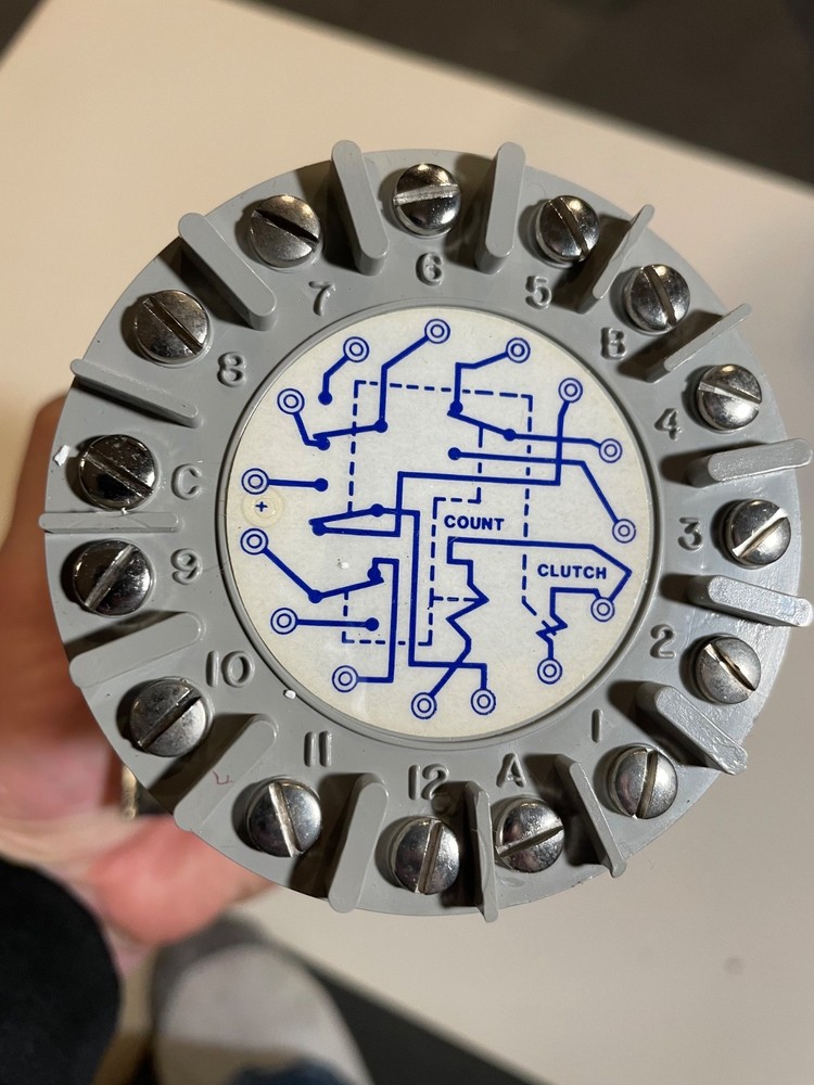 NIB EAGLE SIGNAL HZ172A6 Timer Module 0-40 120 Volt New Danaher Controls