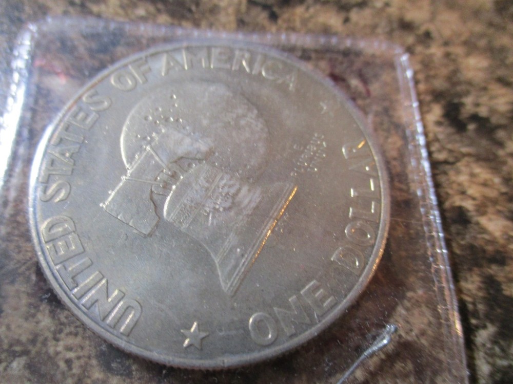 1976 EISENHOWER UNC CLAD $1 TYPE 1 F1