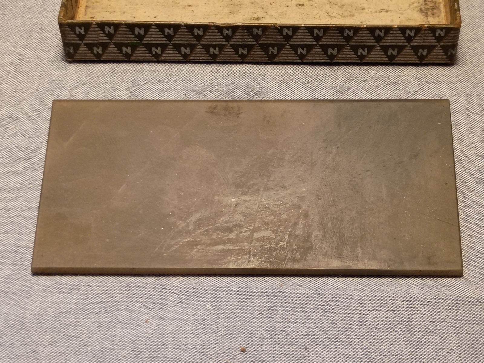 Vintage Norton Abrasives Hard Arkansas Oilstone HS 4 Round Edge Slip in Box-used