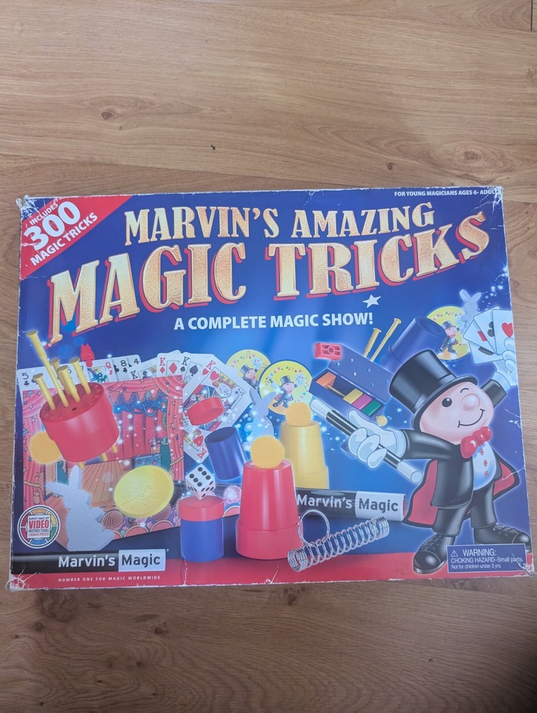 RRP £30 Marvin's Amazing Magic Tricks Set - 300 Tricks