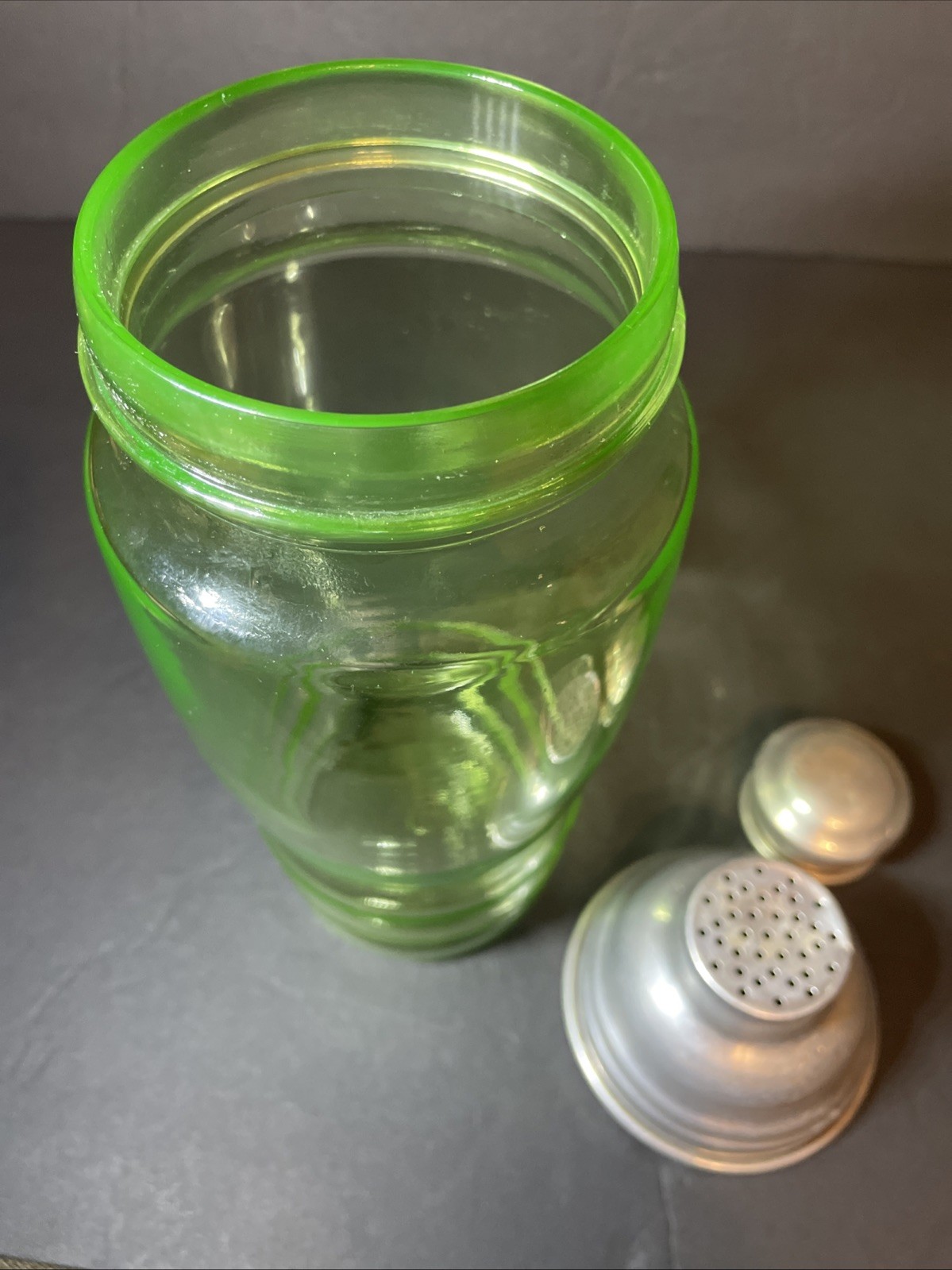 Vintage Green Uranium Glass Martini/Cocktail Shaker With Lids 11 Inches