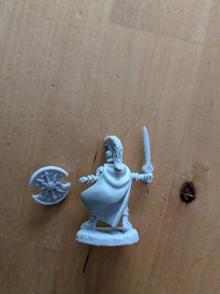 Reaper Bones 4 Female Warrior