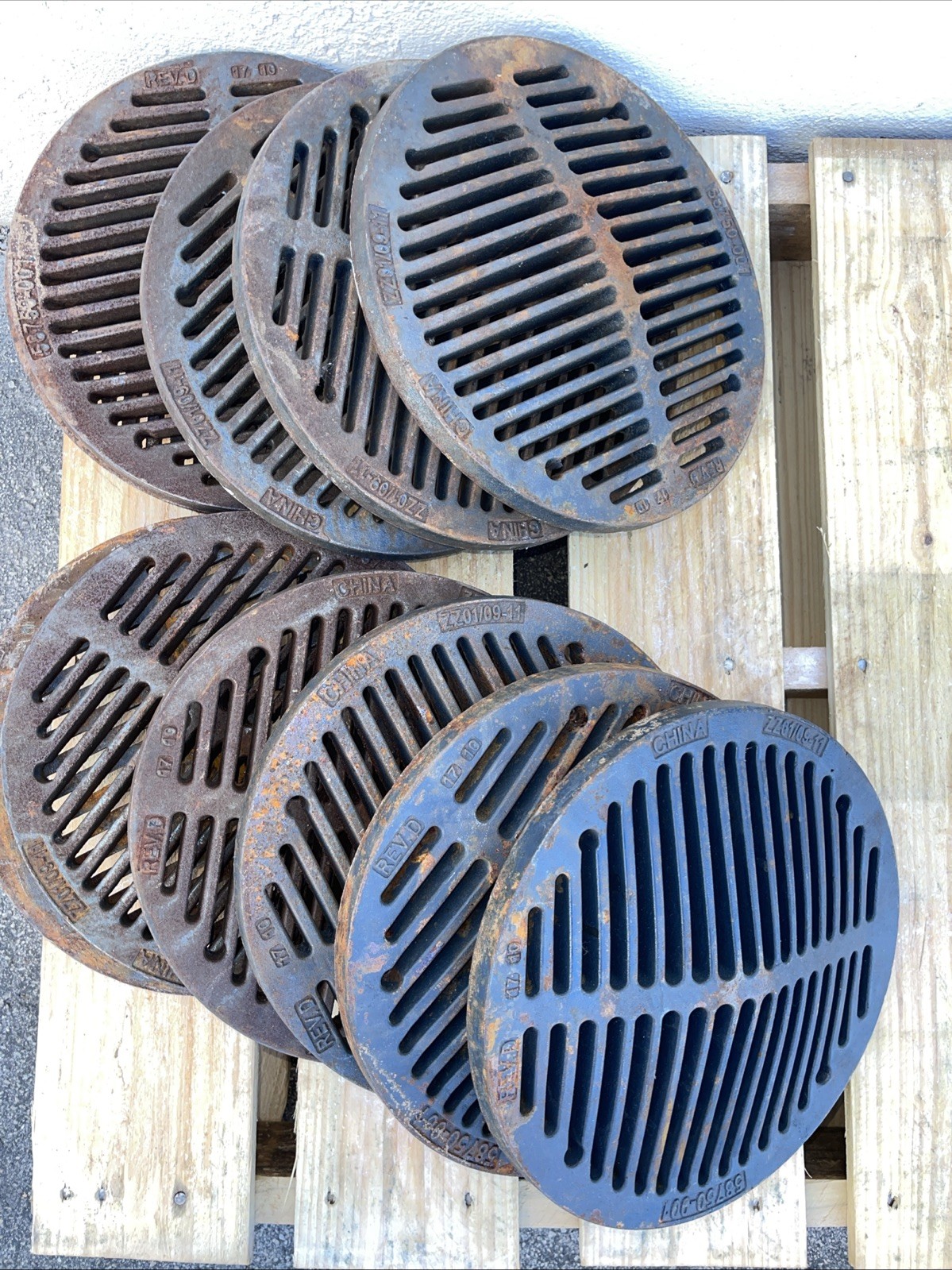 Advanced Drainage Systems Nyloplast Ductile Iron 12" Cast Iron grate .