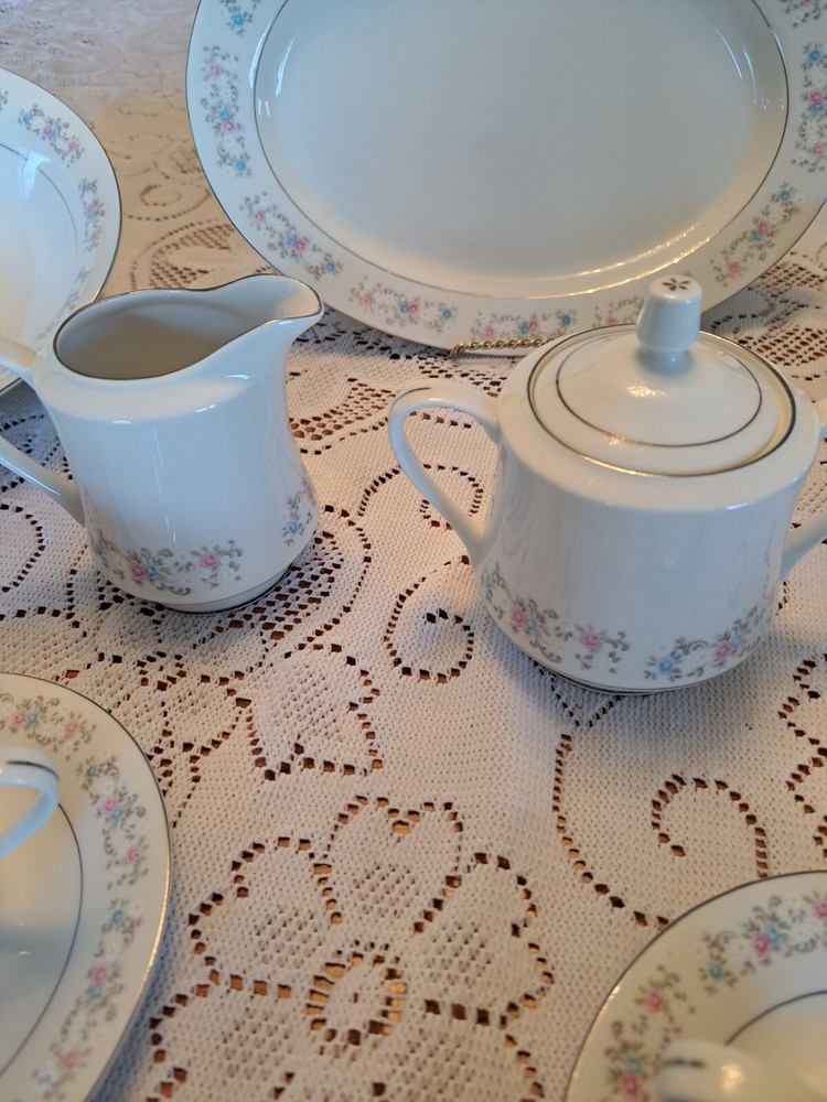 Dynasty Fine China Vintage Rapture Pattern Dinnerware 36 Piece Grouping