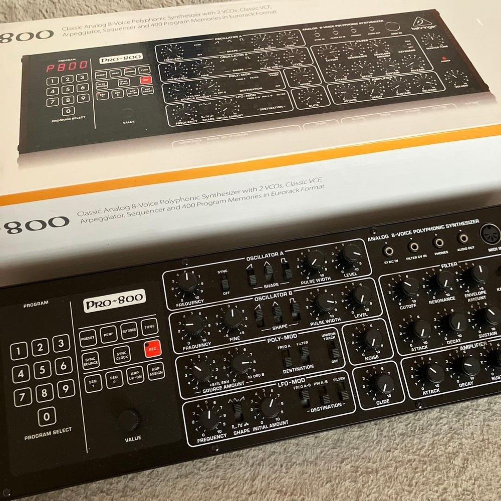 Behringer Pro-800 Synthesizer
