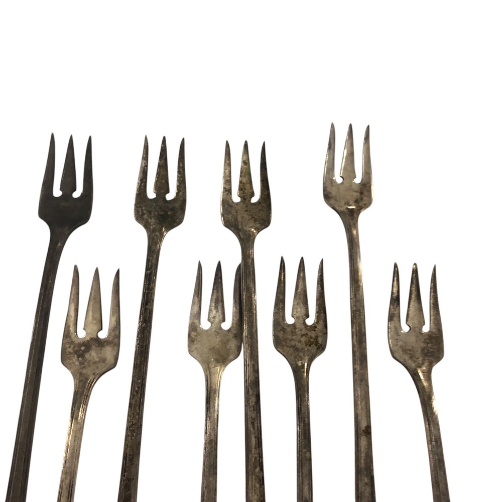 8 SILVERPLATED Pickle Forks Simeon L & George H Rogers CO ONEIDA Flatware VTG