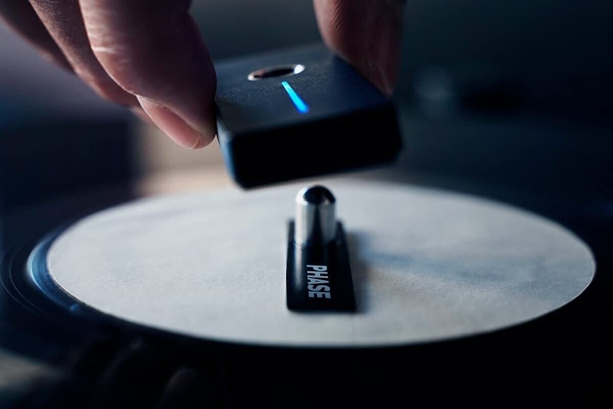 MWM Phase Magnetic Sticker (4-pack)