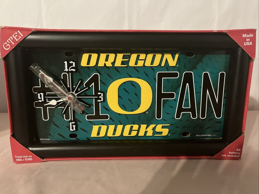 Oregon Ducks GTEI Quartz Clock