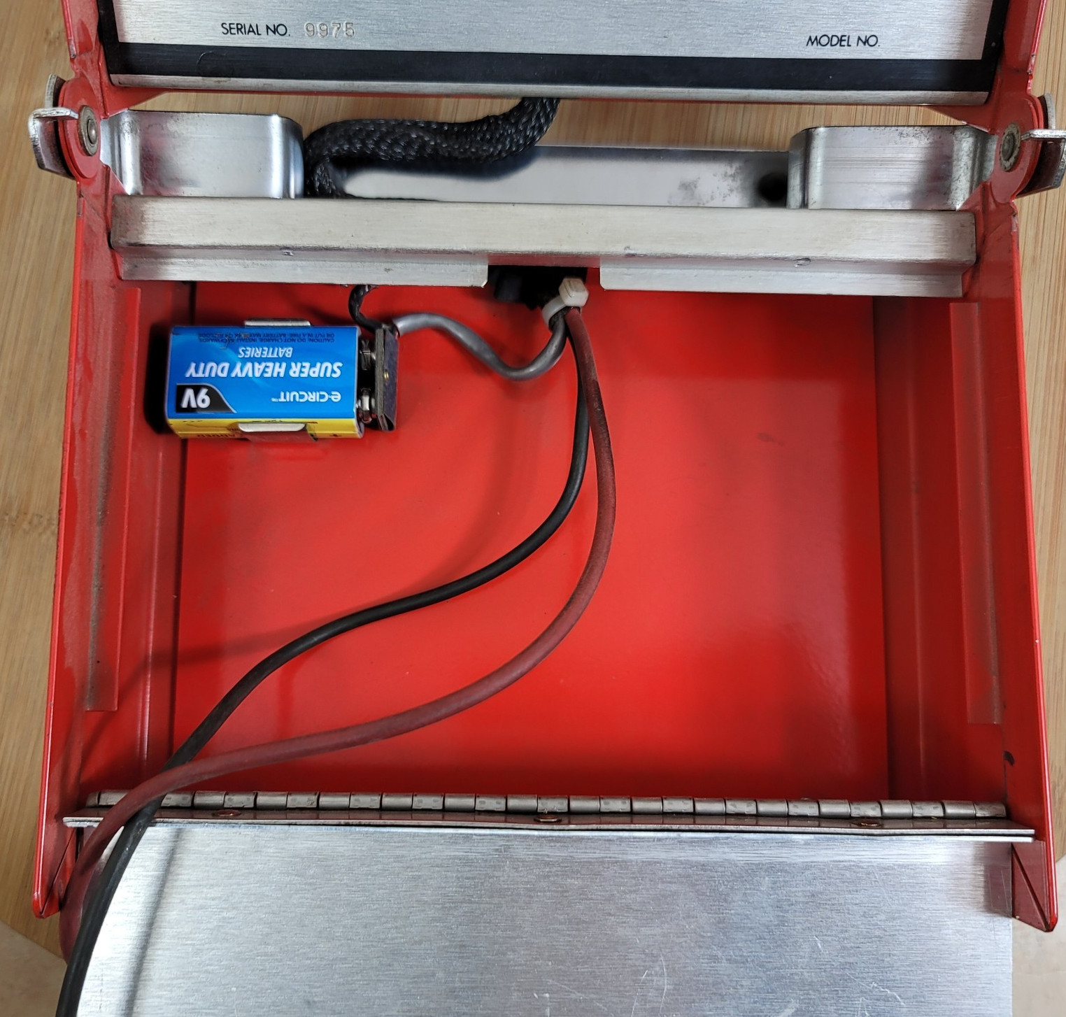 Snap-On MT 470 Digital High Impedance Volt & Ohm Meter - Red