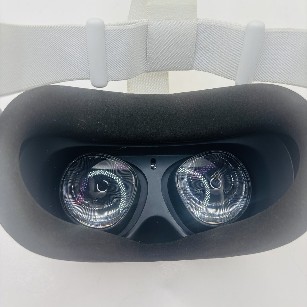 White Oculus Quest 2 All-in-One Standalone VR Headset ONLY Wireless