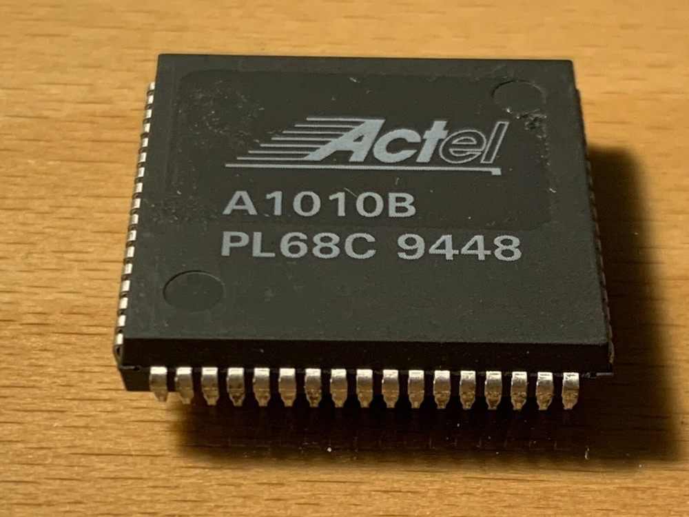 Actel  A1010B 5V FPGA 1200 Gate-Arrays.