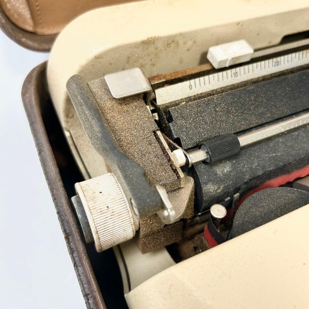 Gucci Olivetti typewriter Authentic