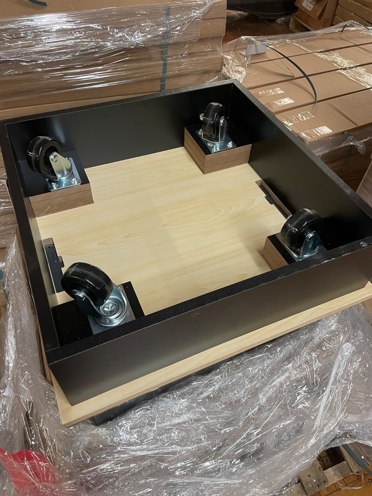 DISPLAY SLATWALL 2 SIDED MAPLE SLOTTED WITH HOOKS