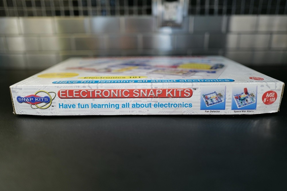 Electronic Snap Kits Electronics 101 Build 100 Projects RadioShack 28-286