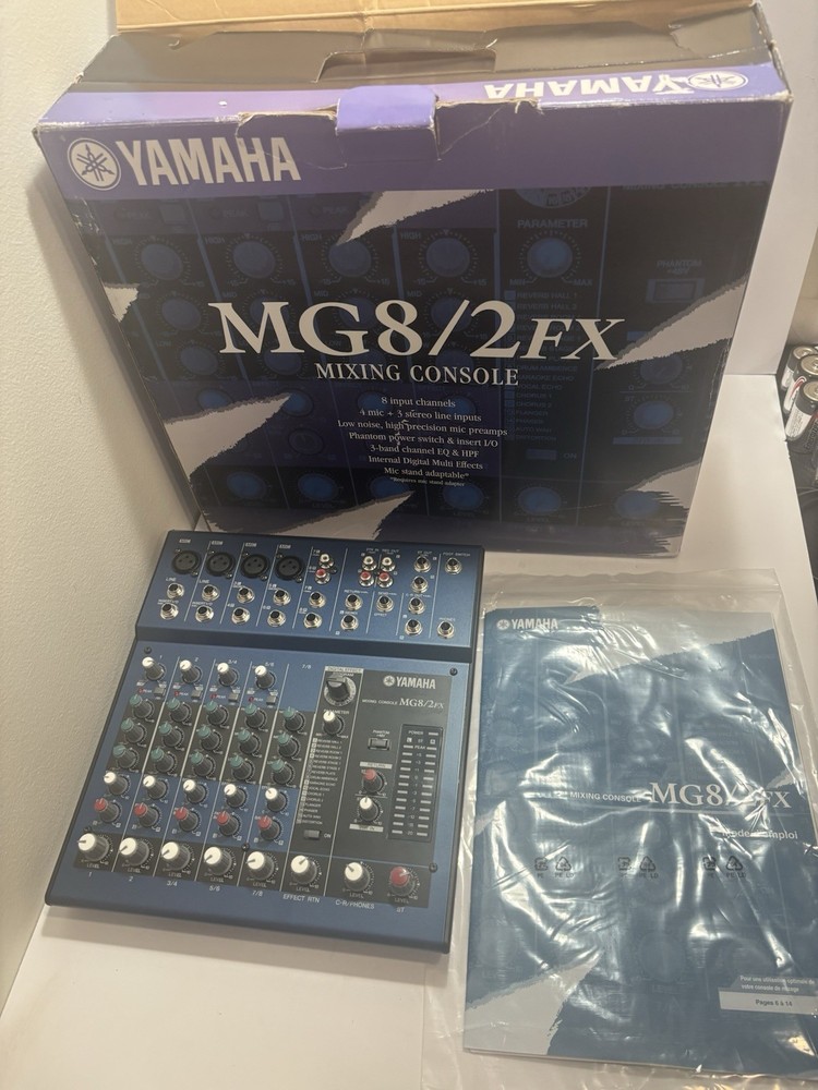YAMAHA MG8/2FX Mixing Console