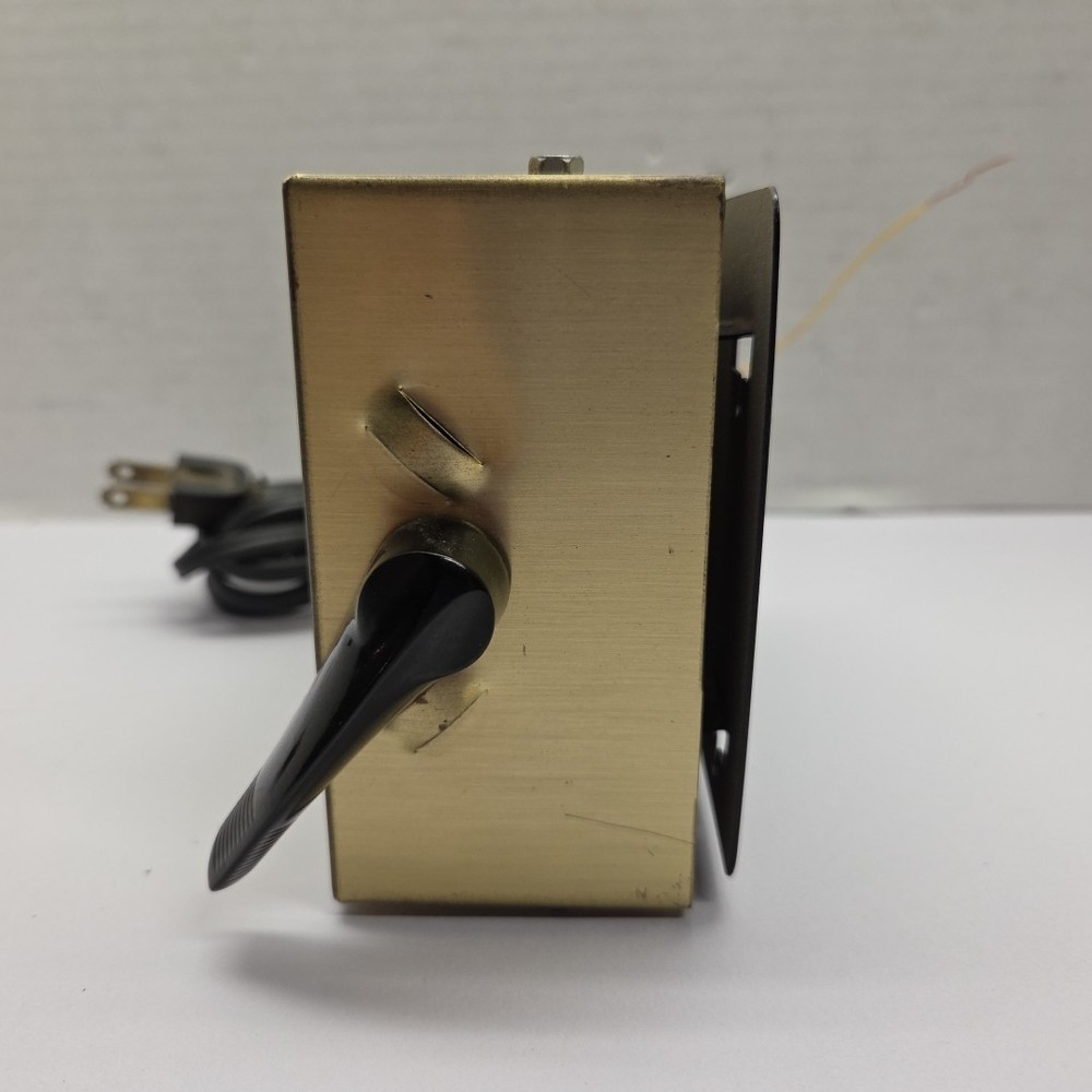 Model Rectifier Corporation Trainpack 100 Scale Model Train Transformer
