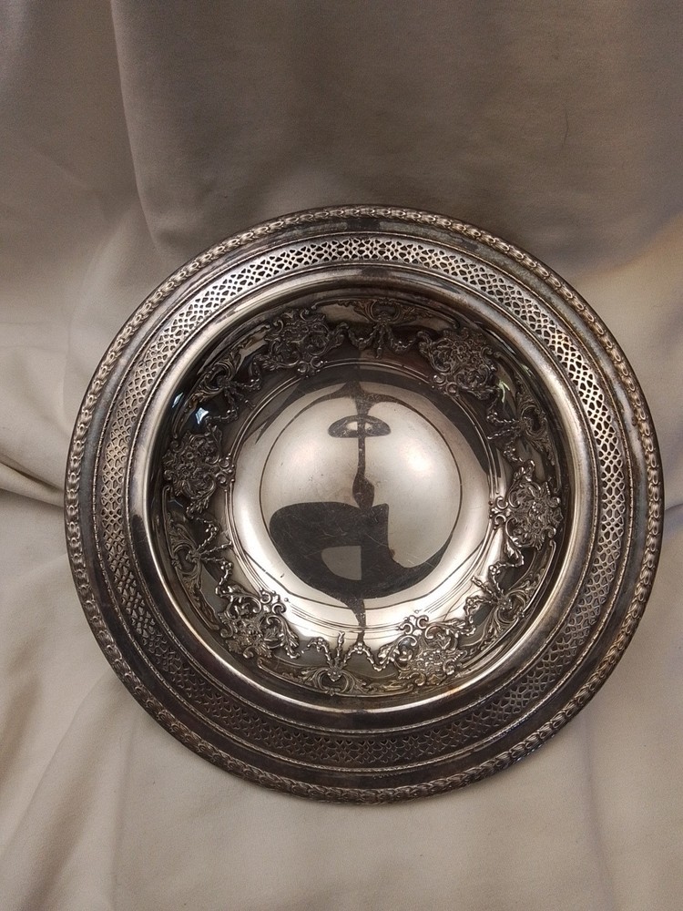 Vintage International Silver Co Silverplated 8" Bowl With Pierced Rim
