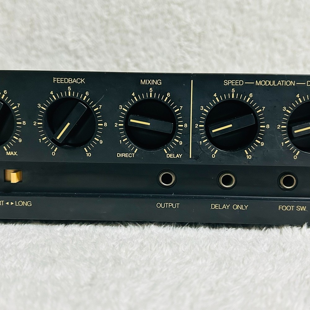 Yamaha E1005 Analog Delay Unit – Warm, Vintage Echo with Classic Character