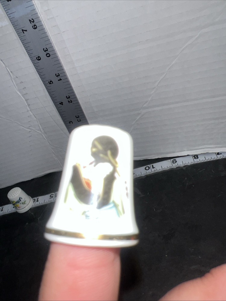 Vintage  China Thimble
