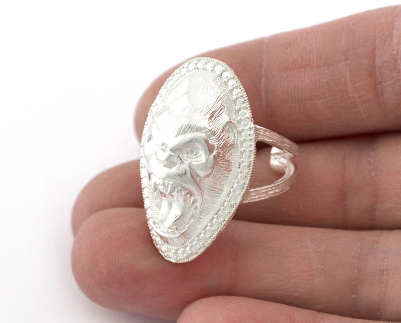 Gorilla Ring Adjustable Raw brass, Shiny Silver, Antique silver, Shiny gold 3507
