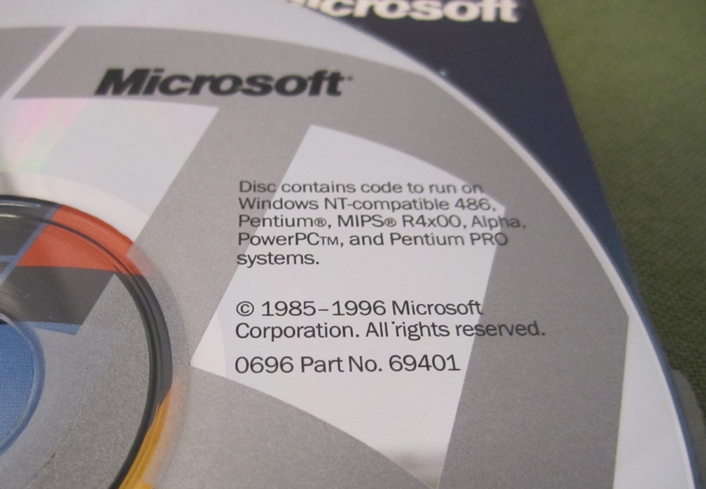 Vtg 1985~1998 Microsoft Windows NT Workstation Operating System Ver 4.0 w/CD Key