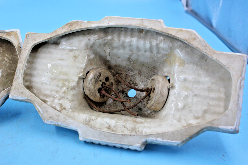 MATCHING SET CERAMIC WALL SCOUNCESLAMPS TWO LIGHTS EACH