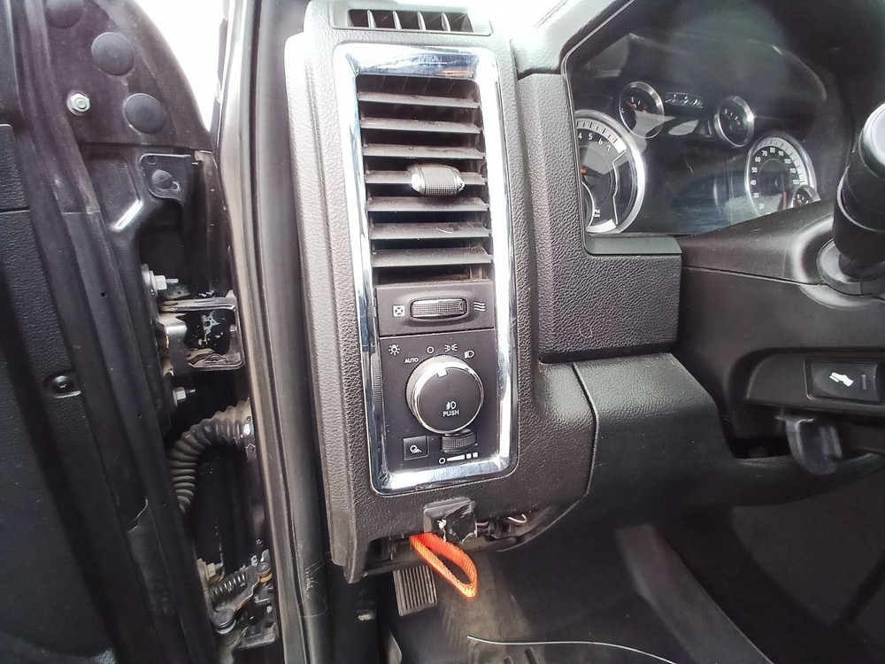 Active Air Shutter from 2015 RAM 1500 5.7L 12610571
