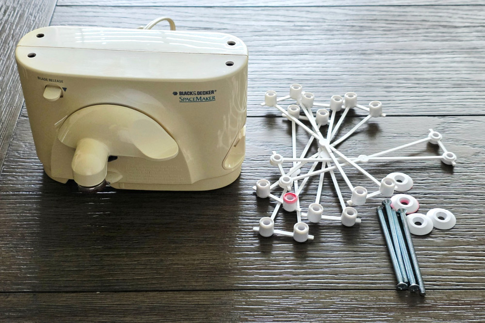 BLACK & DECKER SpaceMaker EC85 Can Opener with Mounting Hardware - Tested