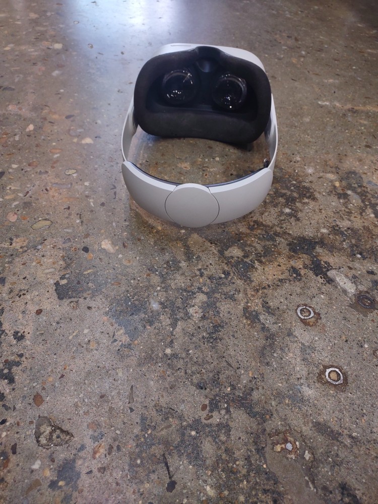 Oculus Meta Quest 2 VR Headset Only - Reset #2 Texted And Work Prefect