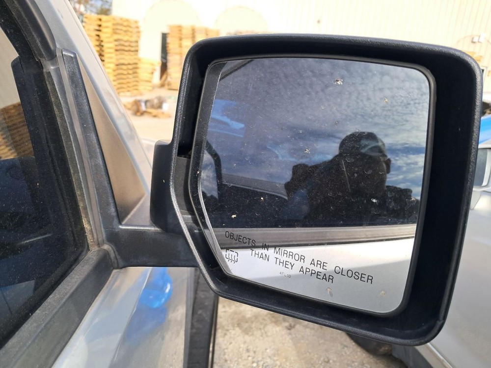 NITRO 2010 Glove Box 4902541