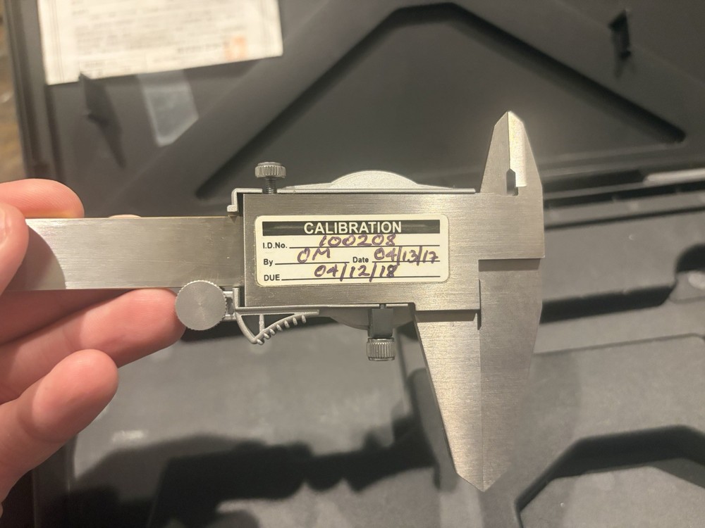 Mitutoyo 505-676 Dial Caliper White Dial with Case Precision Measuring Tool