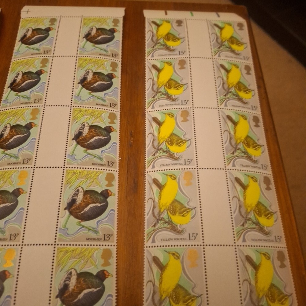 Postage Stamps, QE 2 1980 Birds With Gutter pairs