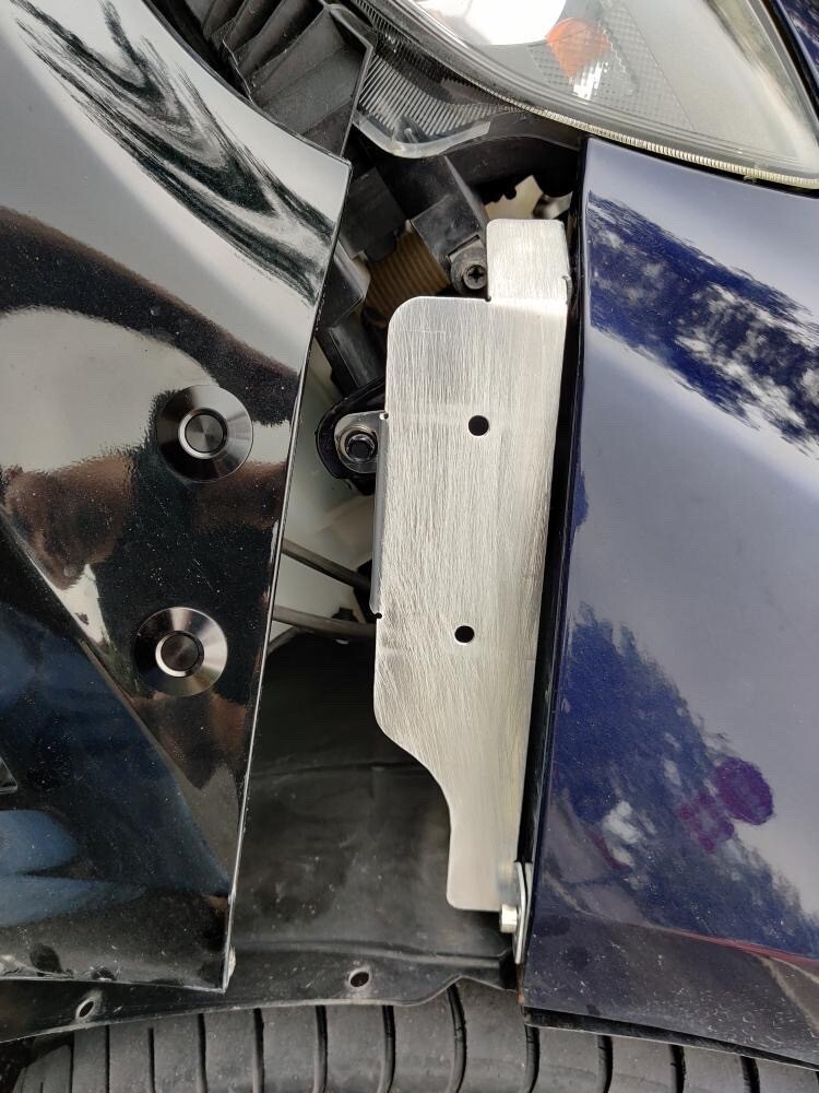 Quick release bumper brackets for Subaru STI