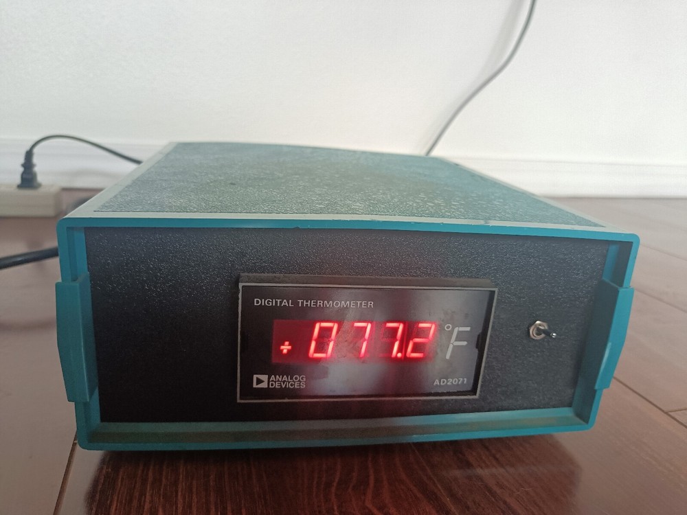 Analog Devices AD2071 Digital Thermometer