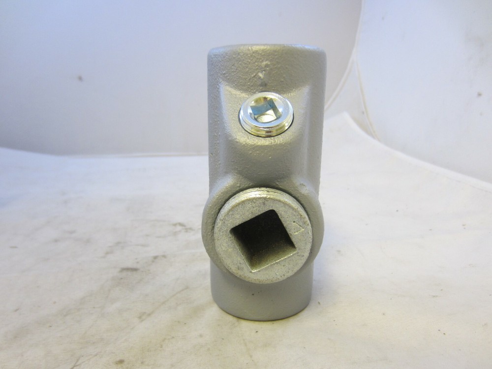 APPLETON EYF125 1 1/4" EXPLOSION PROOF SEAL OFF EYS CROUSE HINDS