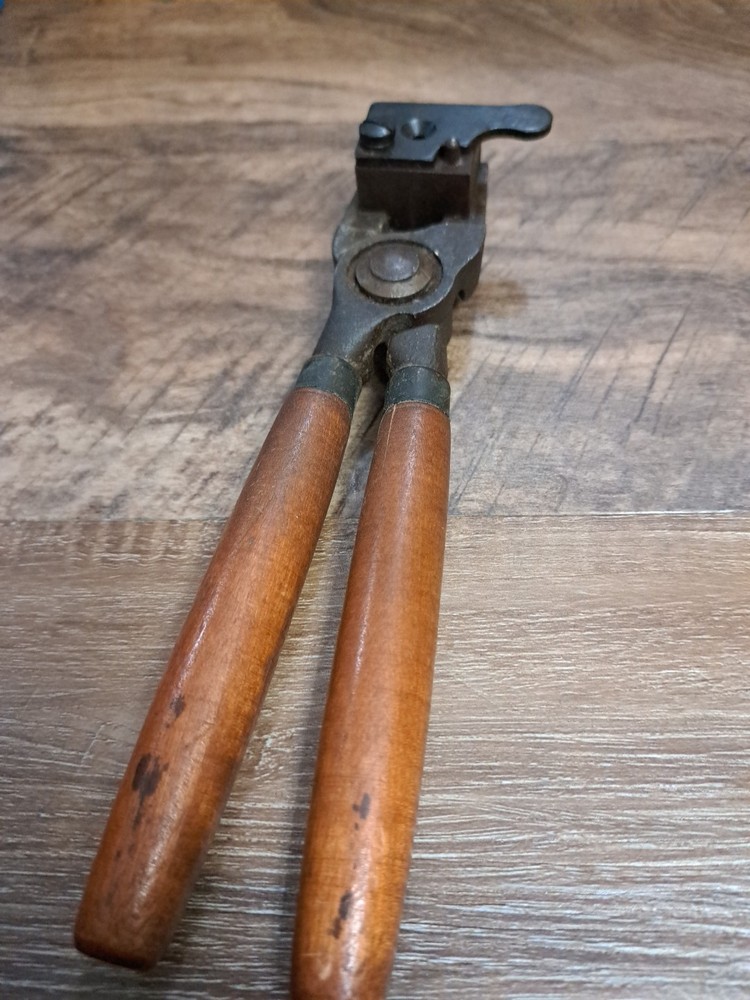 Lyman .50 Caliber Maxiball Blackpowder Muzzleloader Mold And Handles