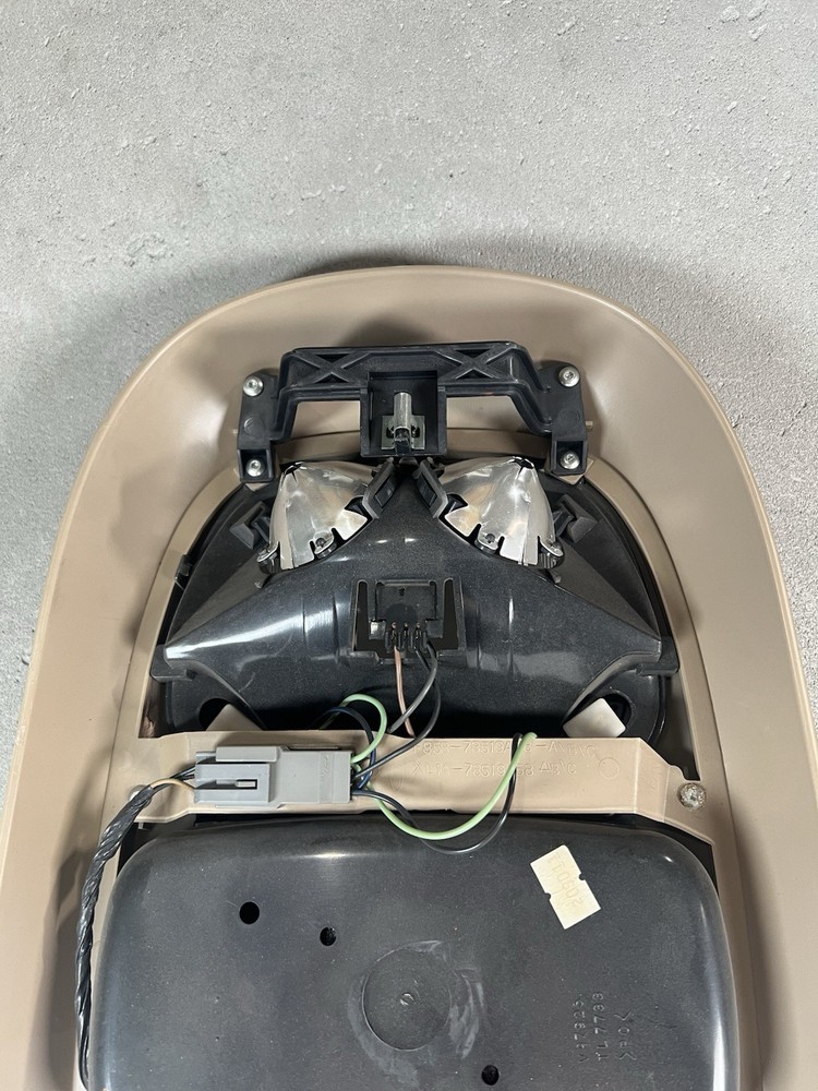 1997-2003 Ford Excursion Expedition Overhead Console Dome Light Beige Brown