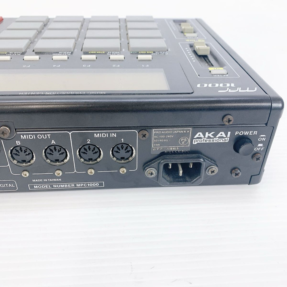 AKAI MPC1000 Stereo 64-Track Sequencer Sampler Sampling Machine Tested Japan