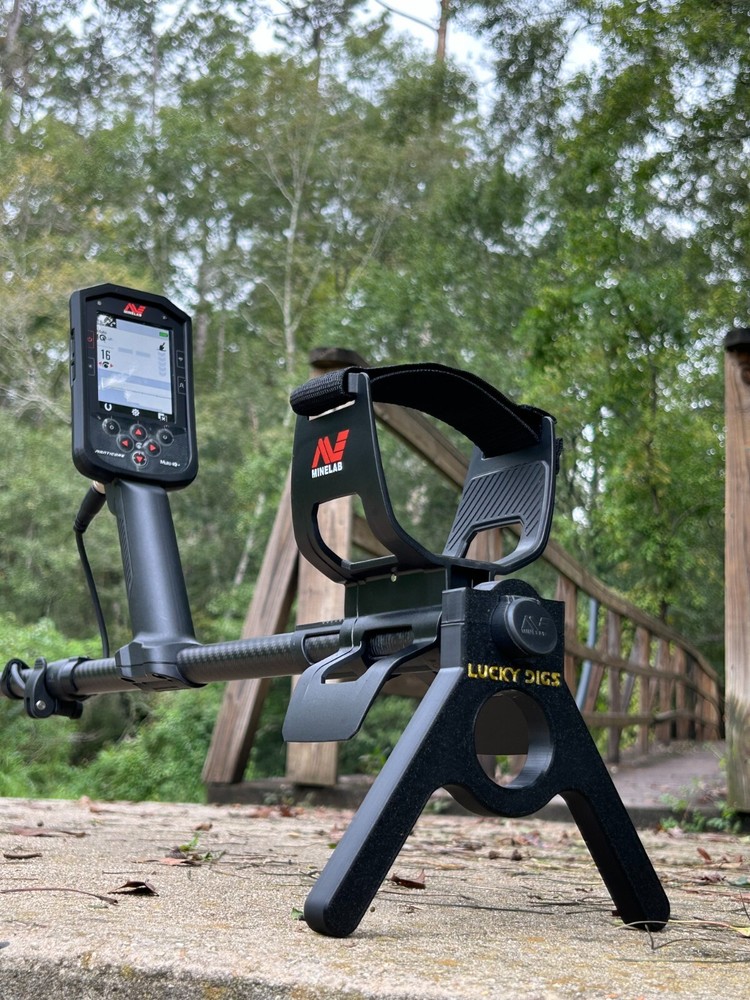 Minelab Manticore Y-Stand & Mounting Insert Black PET-G