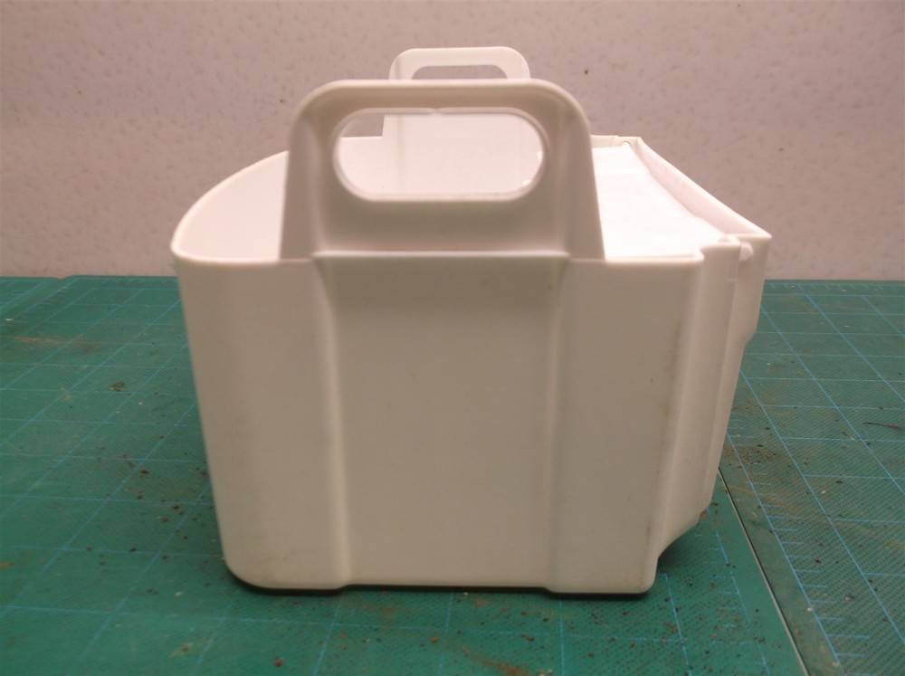 Igloo IGLICEB33SS Countertop Ice Maker Basket & Flap White