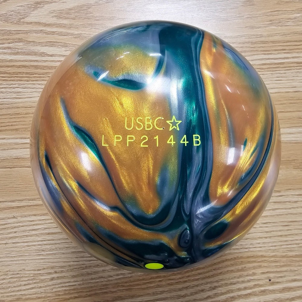 15lb Fully Plugged DV8 Captiv8 Bowling Ball