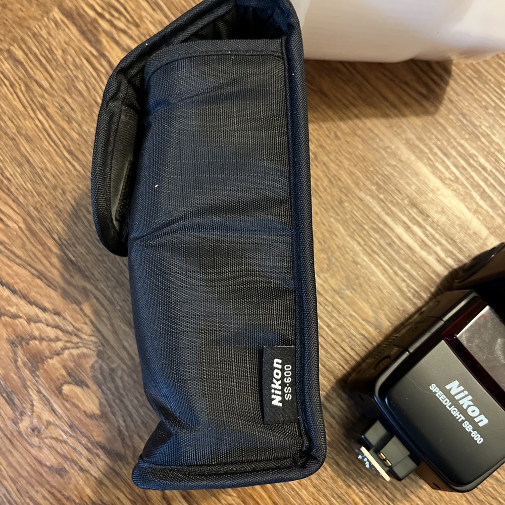 NIKON SPEEDLIGHT SB-600 FLASH