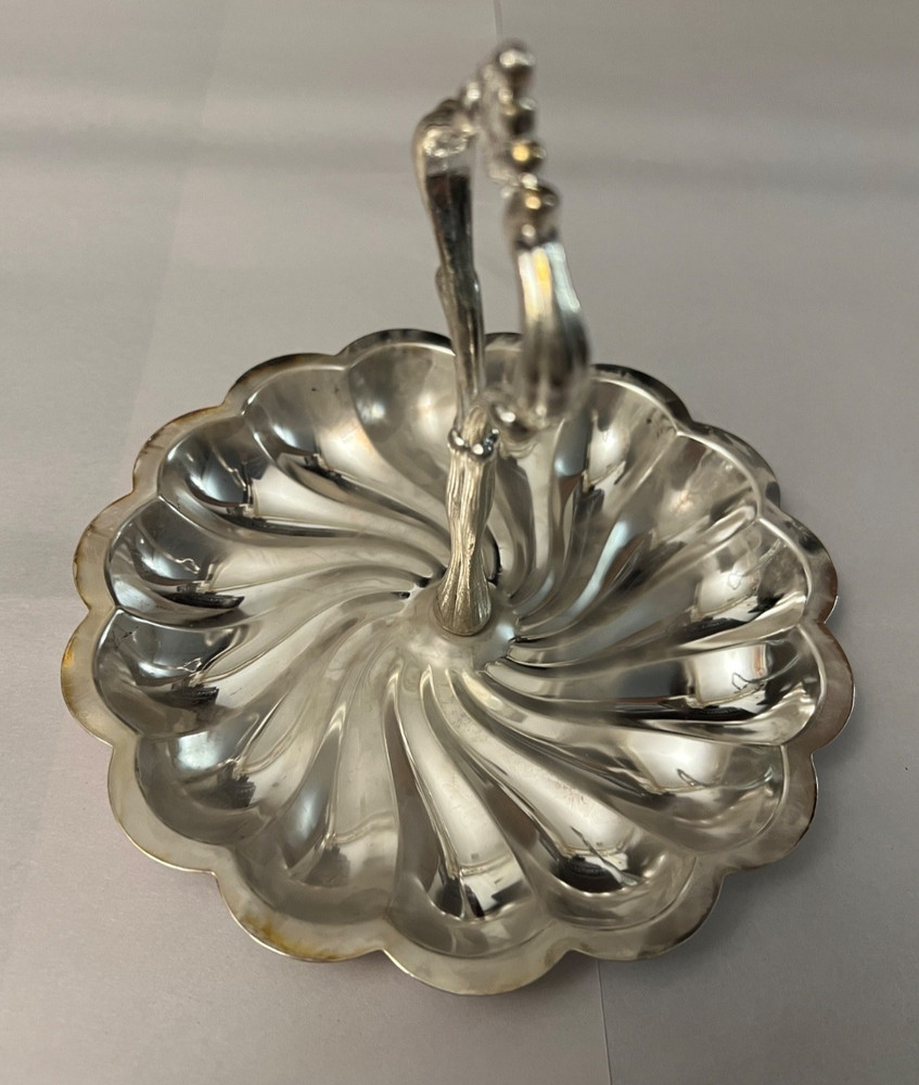 Old Hampshire Silversmiths Silverplated Scalloped Server New In Box-Open For Pic