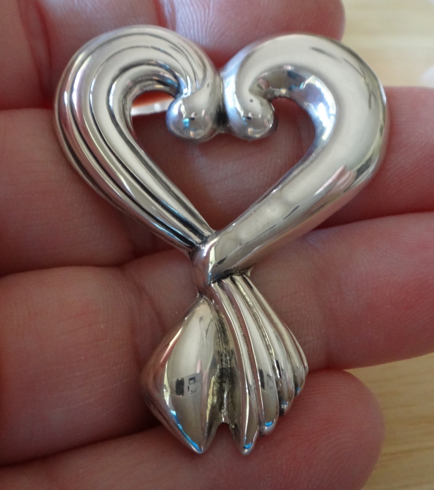 Sterling Silver 3D 47x40mm 7gram Detailed Heart Pin Brooch