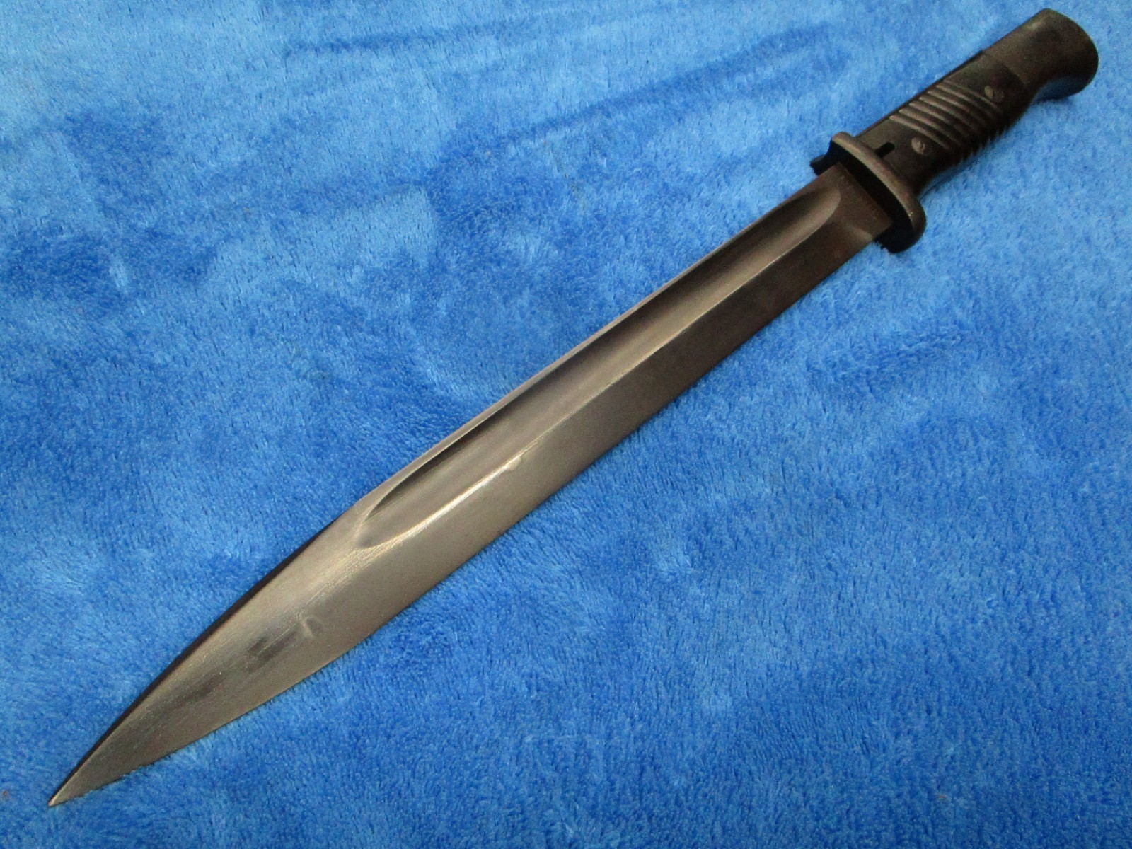 ORIGINAL WW2 GERMAN F.HERDER 1939 BAYONET AND SCABBARD WITH FROG MATCHING NUMBER