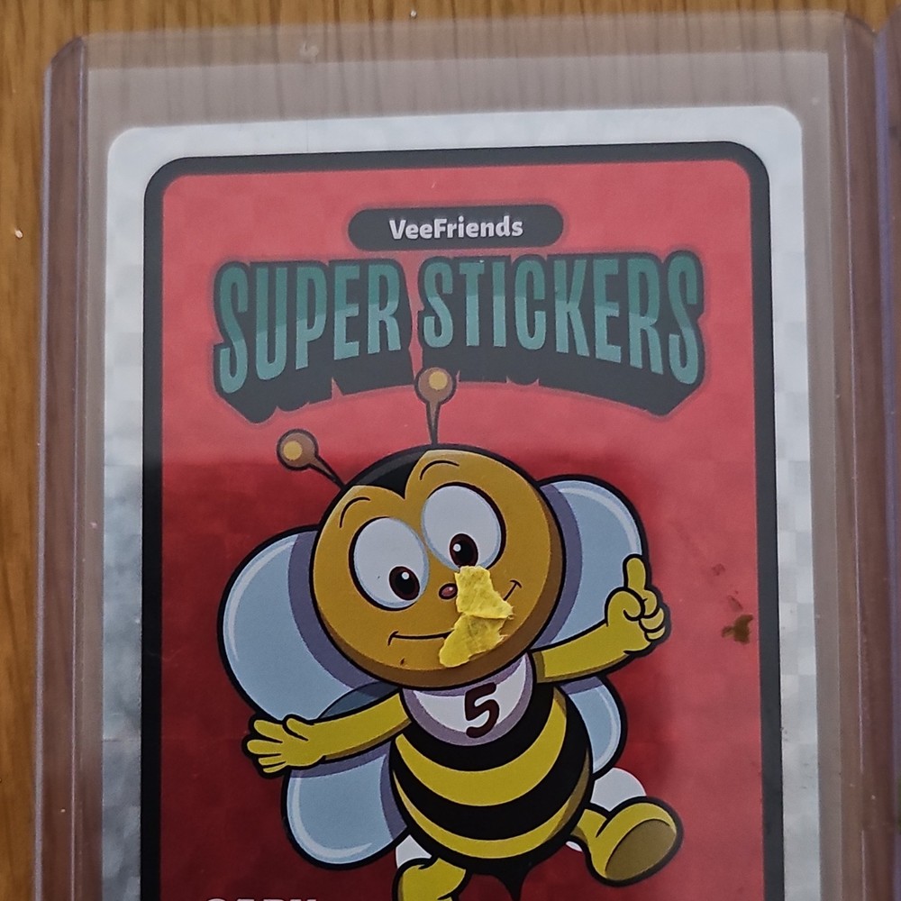 VeeFriends Super Stickers Gary Bee Comic Insert + Gary Bee red debut sticker