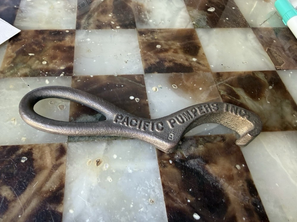 VINTAGE BRASS FIRE HYDRANT SPANNER WRENCH - PACIFIC PUMPERS