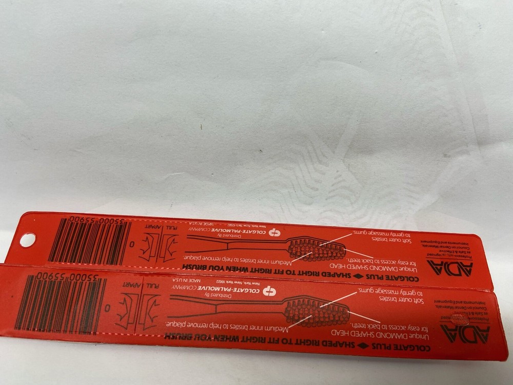 5 COLGATE PLUS TOOTHBRUSH YOUTH MEDIUM SCUFFED EXTERIOR