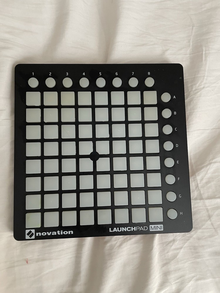 Novation Launchpad Mini Pad Controller 64 Keys USB Cable and Case