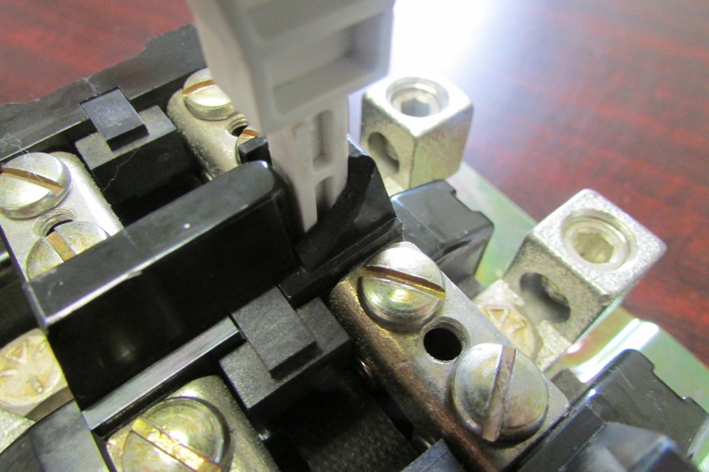 ALLEN BRADLEY 592 D0V169 Starter